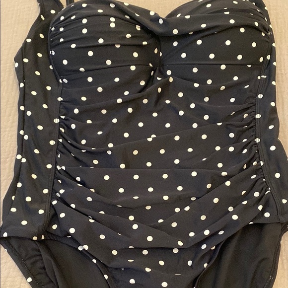 Nip Tuck  SWIM Black Polka Dot One Piece Swimsuit. Size 10 - Picture 4 of 8